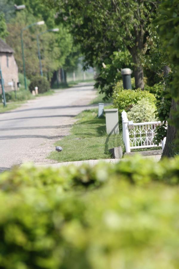Logerenbijonsz Bed & Breakfast Berghem Luaran gambar